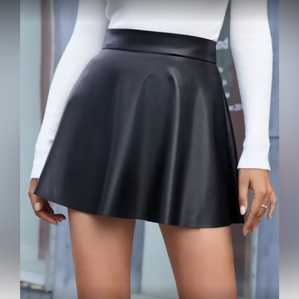 Black vegan leather split front mini skirt - Picture 1 of 6